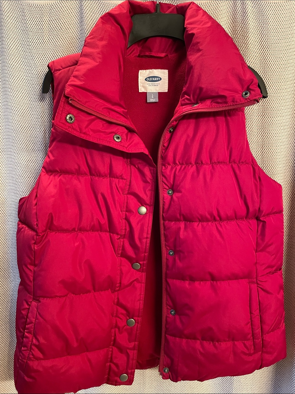 Old Navy Women's Wine Red Quilted Puffer Vest